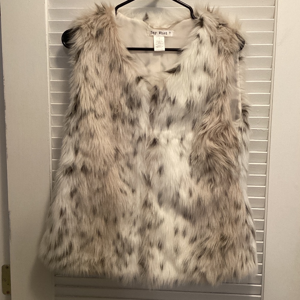 Faux Fur Vest. Size Large